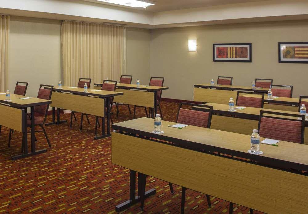 Courtyard By Marriott Orlando Airport Hotel Buitenkant foto