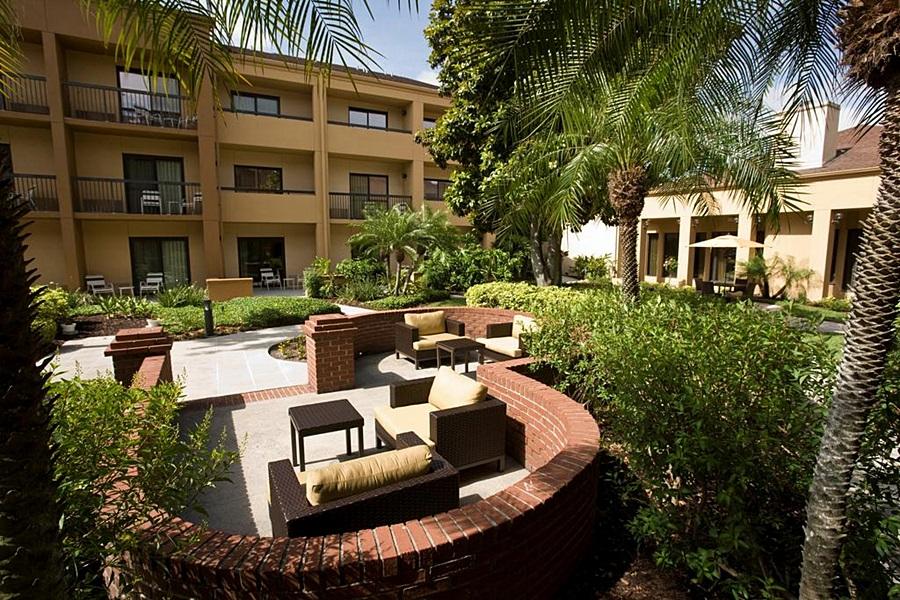 Courtyard By Marriott Orlando Airport Hotel Buitenkant foto