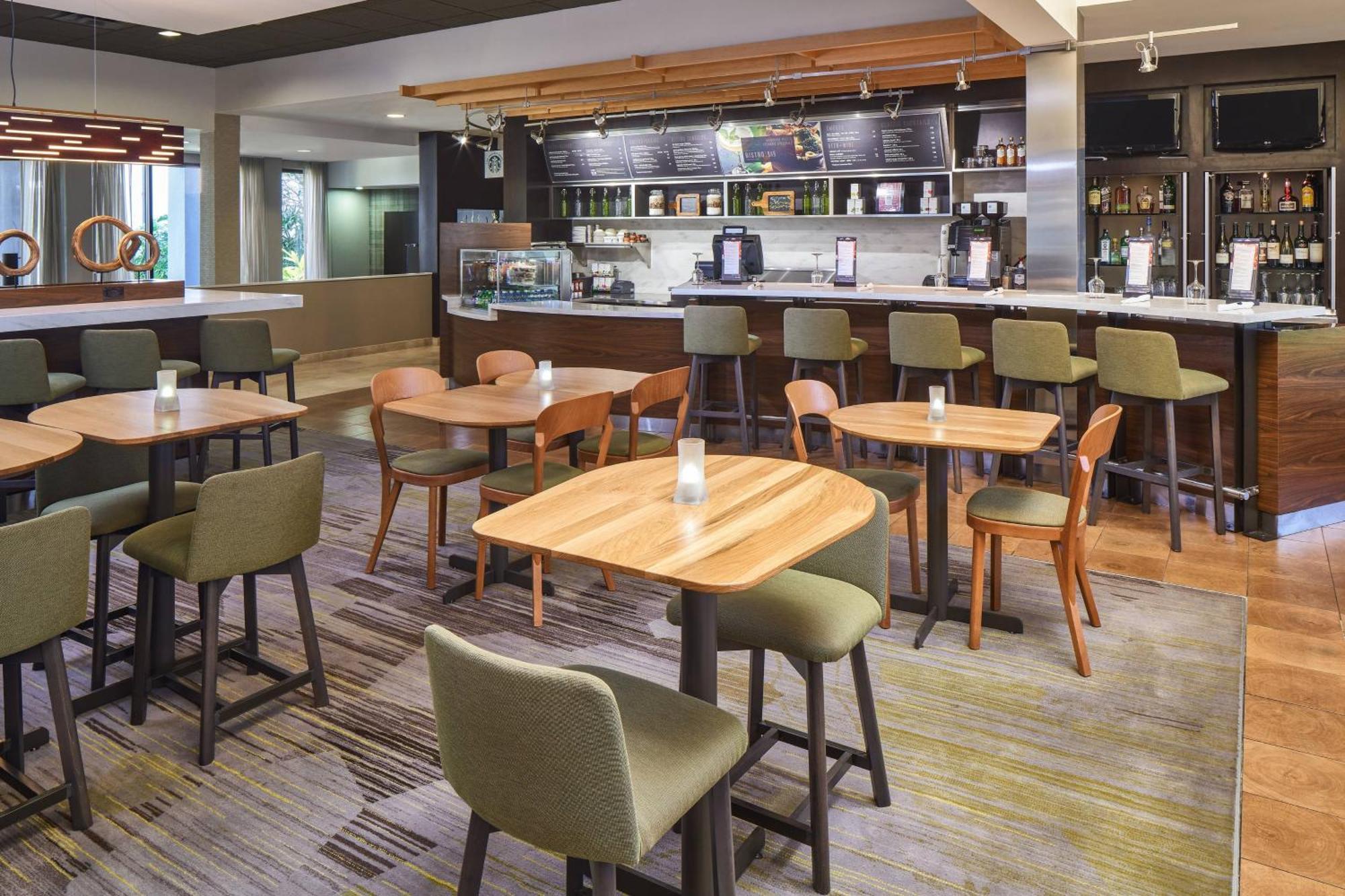 Courtyard By Marriott Orlando Airport Hotel Buitenkant foto