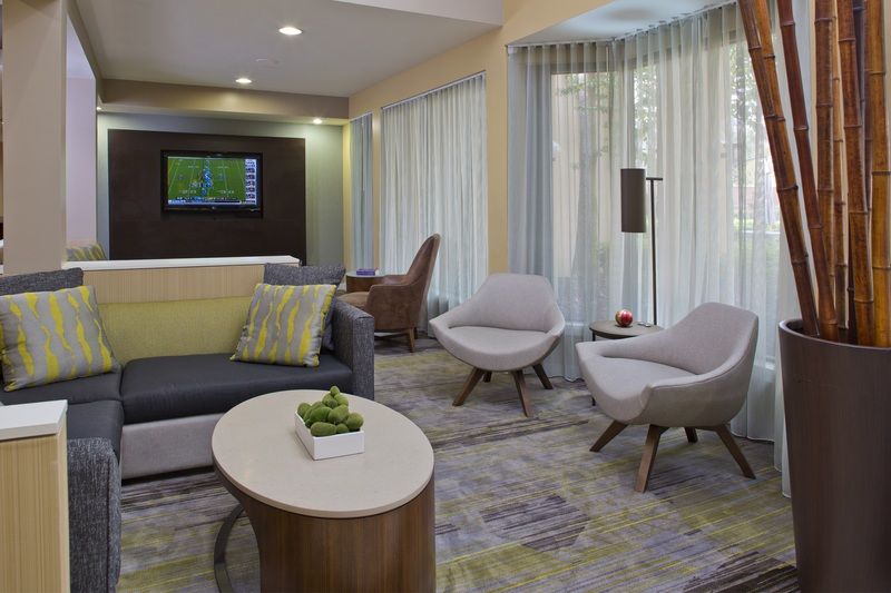 Courtyard By Marriott Orlando Airport Hotel Buitenkant foto