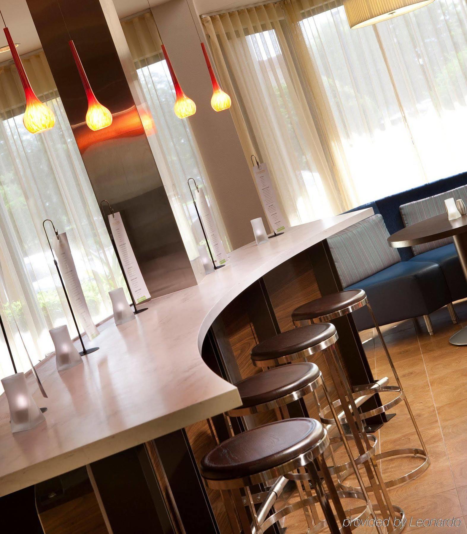 Courtyard By Marriott Orlando Airport Hotel Buitenkant foto