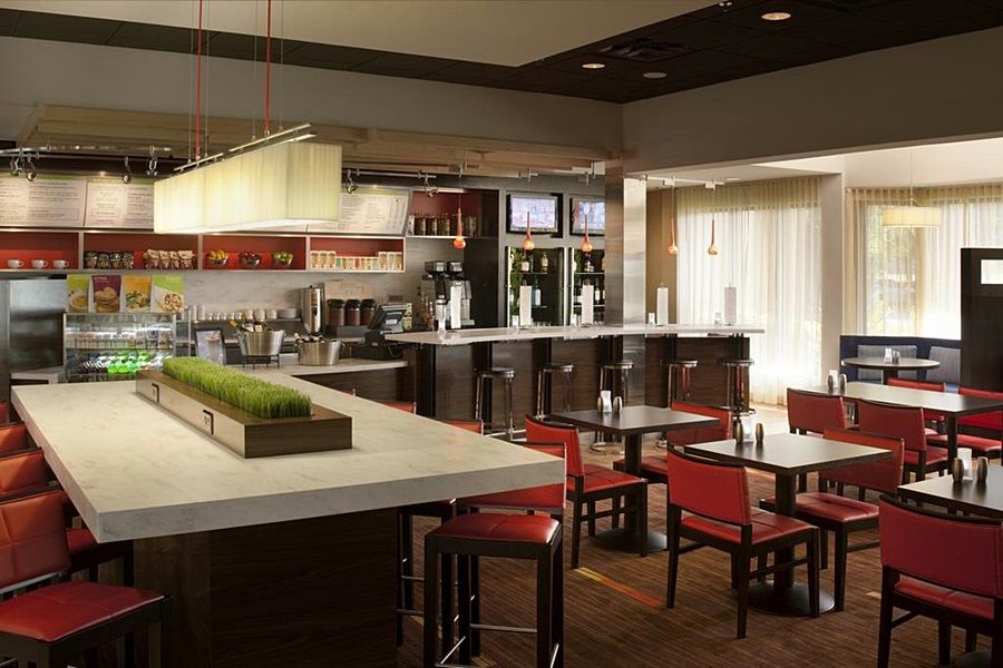 Courtyard By Marriott Orlando Airport Hotel Buitenkant foto
