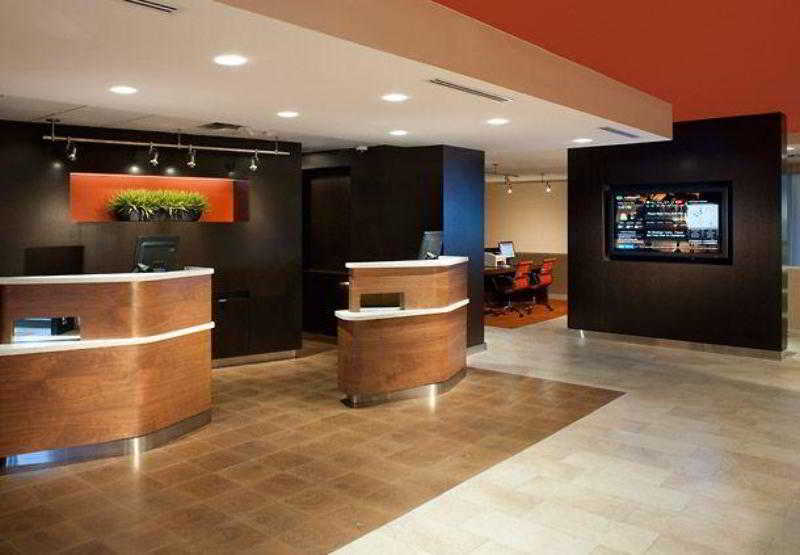 Courtyard By Marriott Orlando Airport Hotel Buitenkant foto